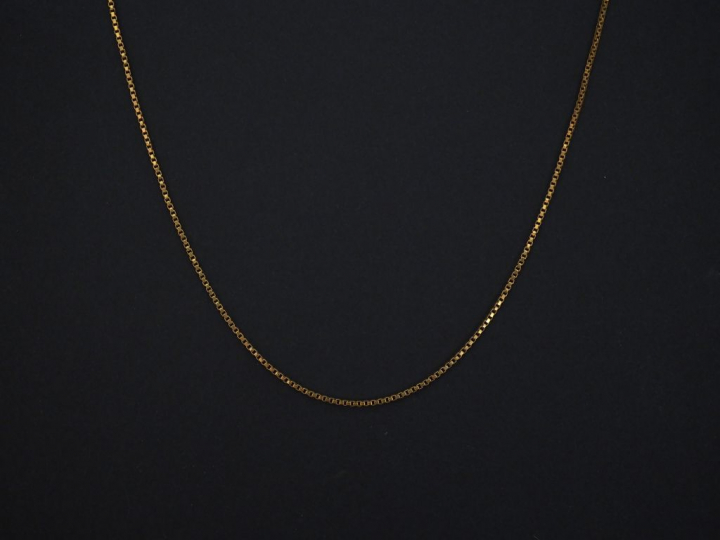 Chaine en or jaune, maille vénitienne.  Long. 41 cm Poids. 2,90 g   