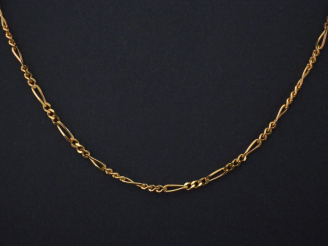 Vente aux enchères Chaine en or jaune, maille Figaro.  Long. 40 cm Poids. 3,56 g   