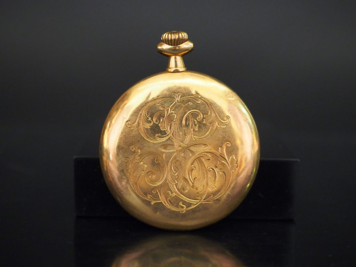 ZENITH Montre de gousset en or jaune.  Cadran à chiffres arabes pour l