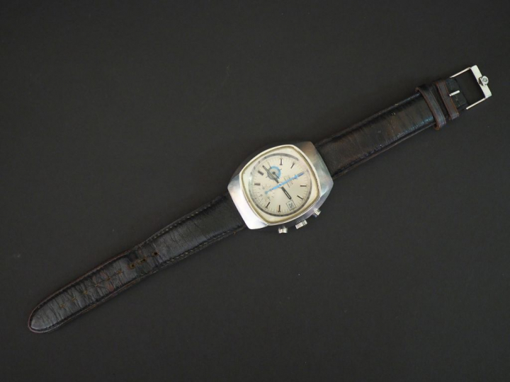 OMEGA, Seamaster Jedi Chronographe, boitier en acier de forme tonneau.