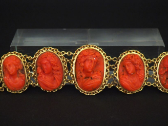 Vente aux enchères Important bracelet Napoléon III en or jaune, composé de cinq maillons 