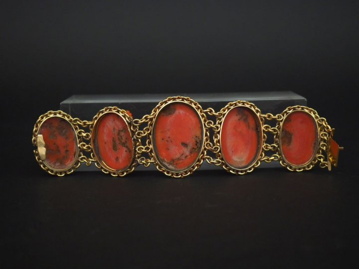 Important bracelet Napoléon III en or jaune, composé de cinq maillons 