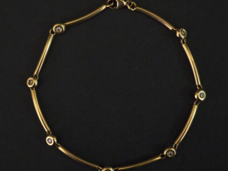 Vente aux enchères Bracelet en or jaune, composé de maillons de forme cylindrique alterné