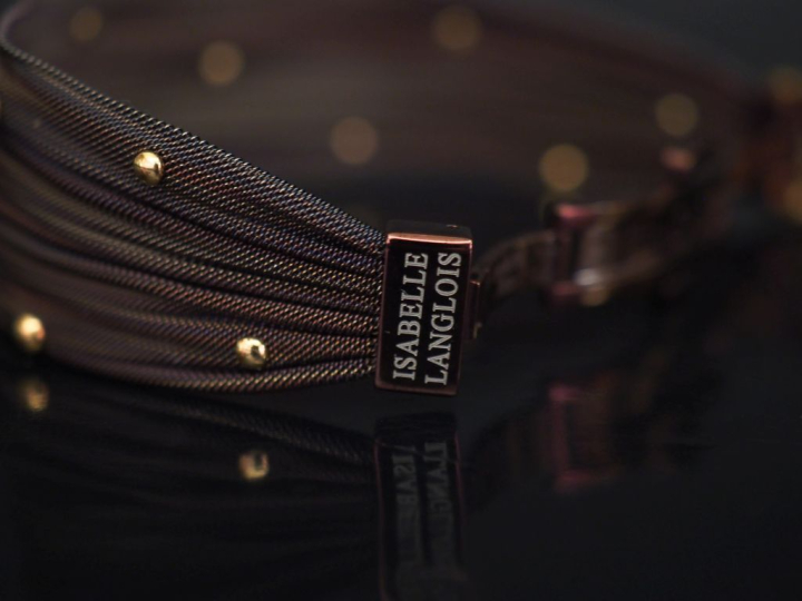 ISABELLE LANGLOIS Bracelet manchette "satin d'acier" agrémenté de peti