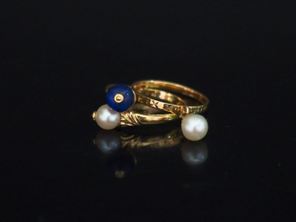 Vente aux enchères Ensemble comprenant :  - une bague "Toi   Moi" en or jaune, sertie d'u