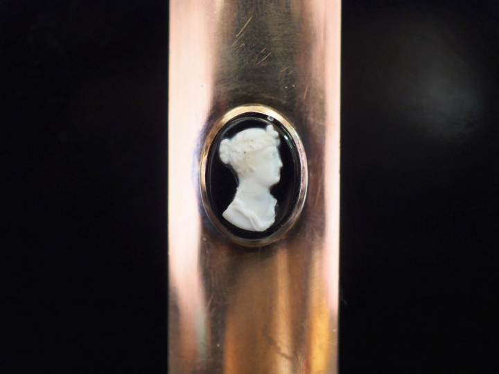 Boucle de ceinture de forme rectangulaire en métal et vermeil, sertie 