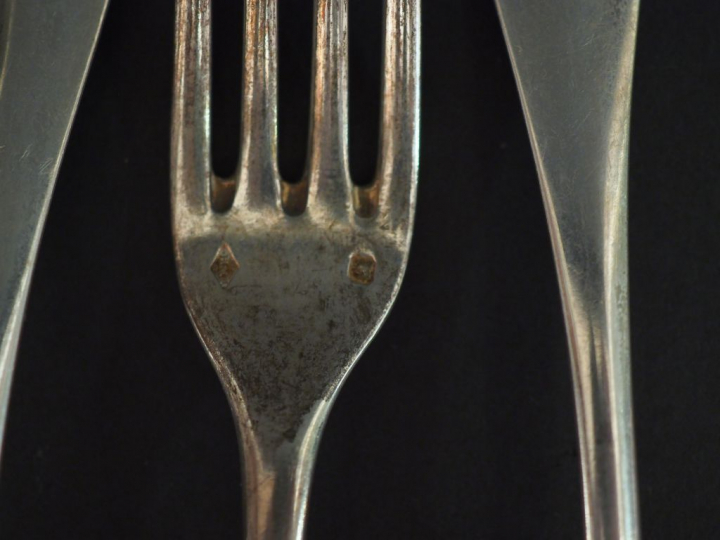 Partie de ménagère de style Louis XVI en argent, poinçon Minerve, à dé