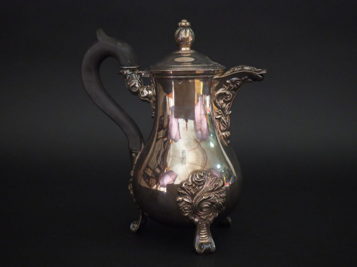 	Verseuse Napoléon III de style Louis XV en argent, poinçon Minerve, à