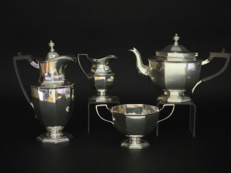 Vente aux enchères Service à thé et à café quatre pièces de style Art déco en argent angl