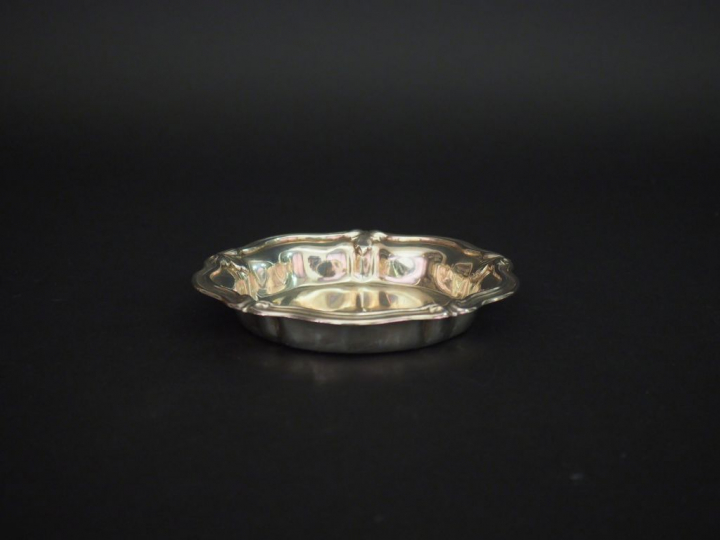 	Dessous de bouteille en argent, poinçon Minerve, modèle à filet agrém