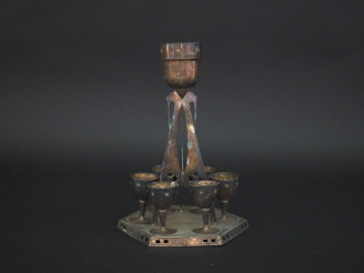 Vente aux enchères Présentoir à coquetiers et ses six coquetiers de style Art déco en mét