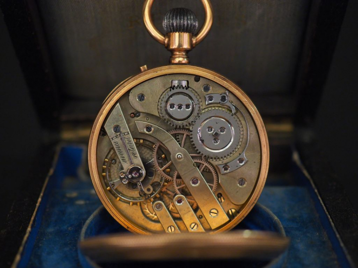 Montre de gousset en or jaune.  Cadran à chiffres romains pour les heu