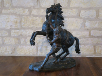 Vente aux enchères Guillaume COUSTOU (d'aprés). "les chevaux de Marly" Sculpture en bronz
