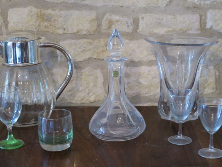 Carafe à orangeade en verre et métal argenté (manque le réservoir). Un