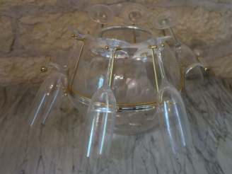 Vente aux enchères Rafraichissoir en verre et métal doré et six flutes à champagne en cri