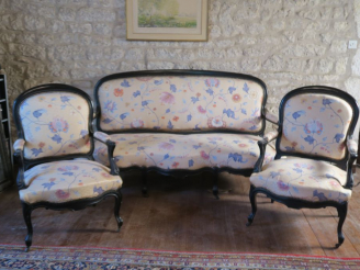 Vente aux enchères Mobilier de salon Napoléon III de style Louis XV en bois noirci garnit