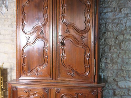 Buffet deux corps Louis XV, ouvrant à deux portes en partie supérieure