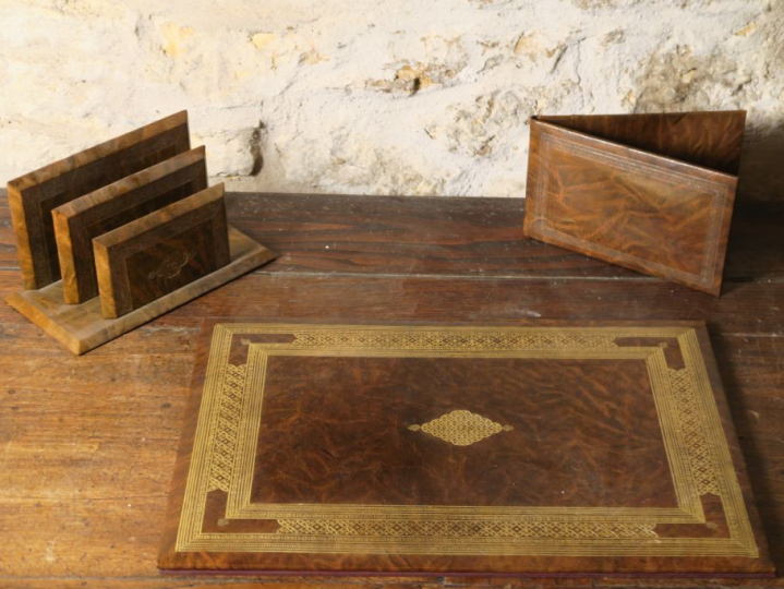 Porte documents, un porte courrrier, un porte lettres, un porte crayon