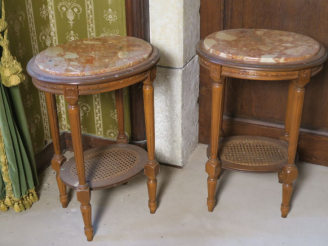 Vente aux enchères Paire de guéridons XIXème de style Louis XVI pieds cannelés, dessus ma