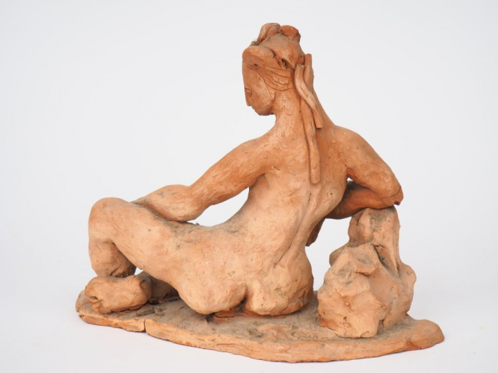 Balbino GINER.  "Femme nue assise"  Sculpture en terre cuite  Signée e