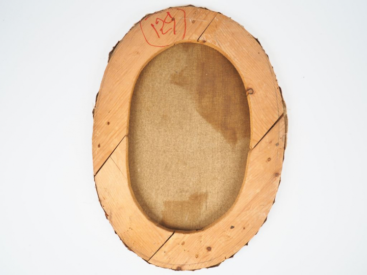 Mario CAVAGLIERI.  "Jeune femme à la lecture" Huile sur toile en médai