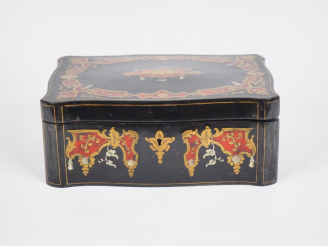 Vente aux enchères Boite à bijoux Napoléon III en marqueterie boulle et bois noirci. Dim.
