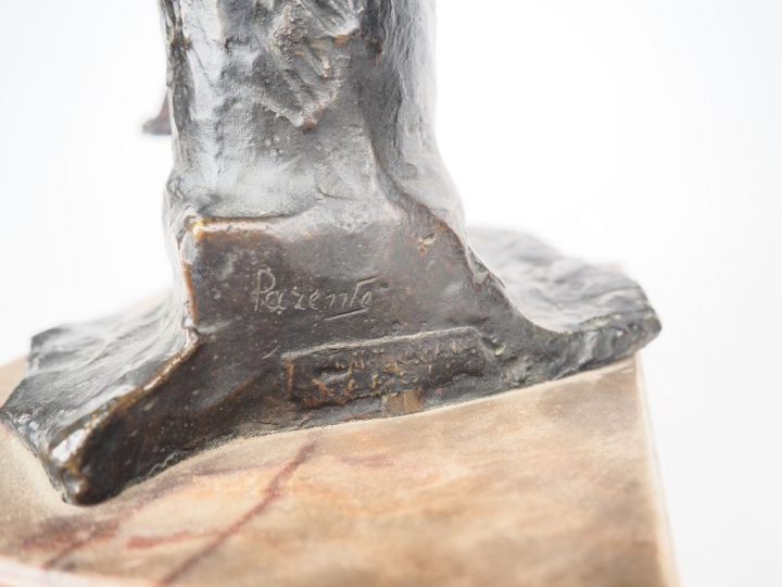 Gabriel PARENTE. "Le saut de la colonne" Sculpture en bronze à patine 