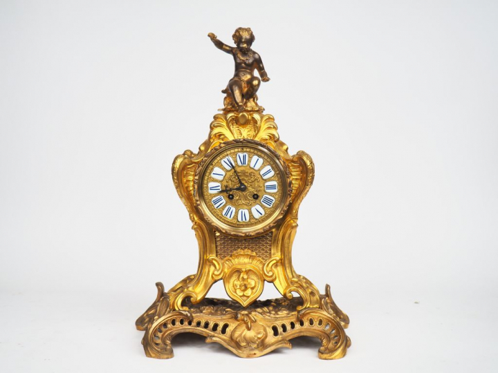 Cartel Napoléon III de style Louis XV en bronze doré à décor de feuill