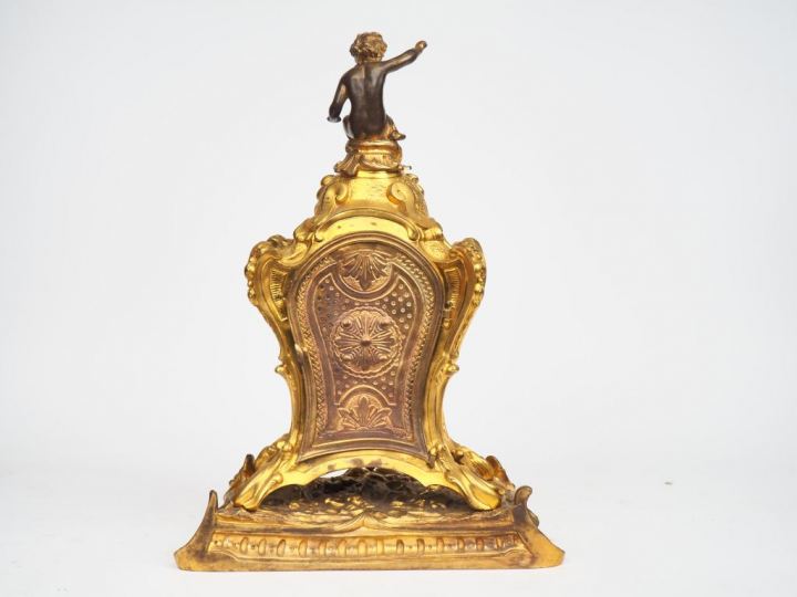 Cartel Napoléon III de style Louis XV en bronze doré à décor de feuill