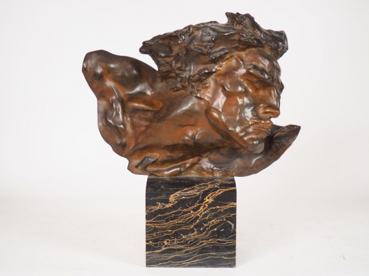 André VERMARE. "Le Rhône". Sculpture en bronze à patine brune, sur une