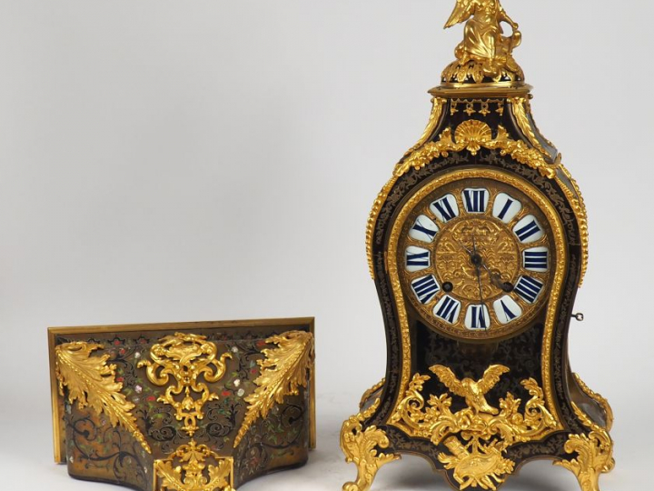 Cartel et son cul de lampe Louis XIV en marqueterie boulle d'écaille e