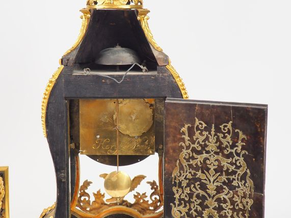 Cartel et son cul de lampe Louis XIV en marqueterie boulle d'écaille e
