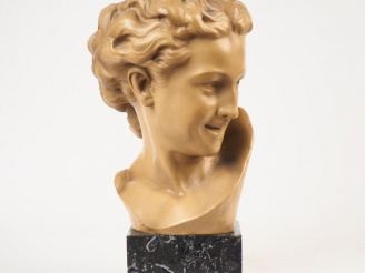 Vente aux enchères Jean Baptiste CARPEAUX (d'après). "L'espiègle". Sculpture en plâtre pa