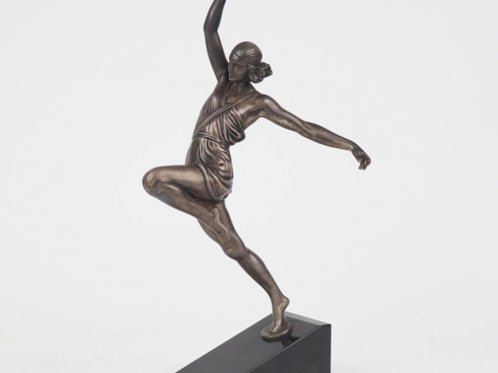 FAYRAL. "Danseuse Art Déco". Sujet en bronze sur un socle en marbre no