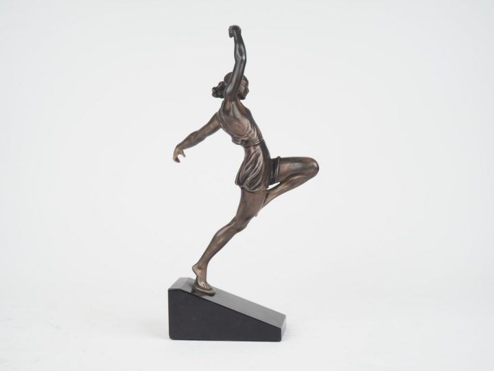 FAYRAL. "Danseuse Art Déco". Sujet en bronze sur un socle en marbre no