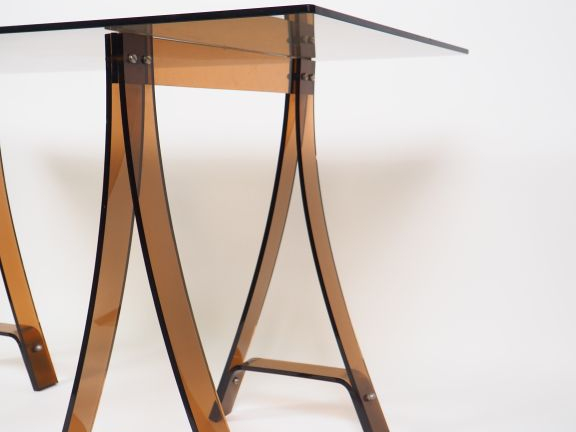 Bureau ministre 1970, tréteaux en plexi-glass et plateau en verre fumé
