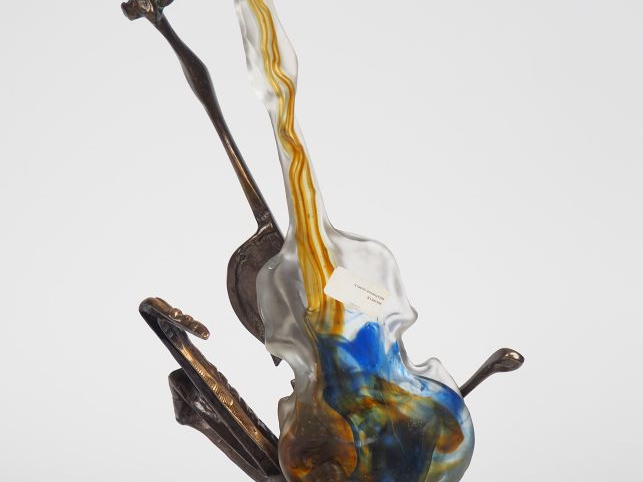 LOHE. 'Rhapsodie simple'. Sculpture en pâte de verre, bronze et métal.