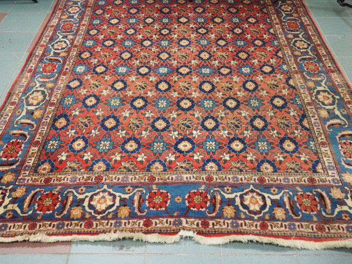 Grand tapis d'Orient. Dim. 300 x 210 cm
