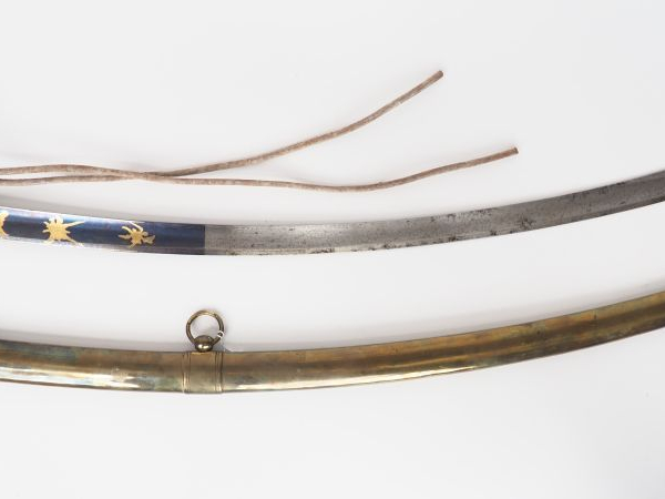 Sabre d’officier de cavalerie légère à la chasseur type AN IX, lame co