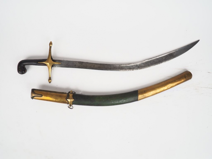 Sabre à l’orientale style kilij ottoman, montage à plate semelle en cr