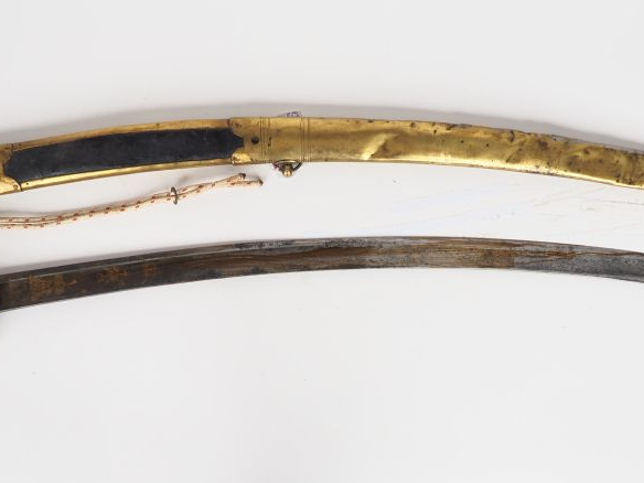 Sabre à la hussarde ancien régime ou révolutionnaire pour bas officier