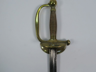 Vente aux enchères Epée à clavier d’officier garde nationale. Monture en bronze fondu, po