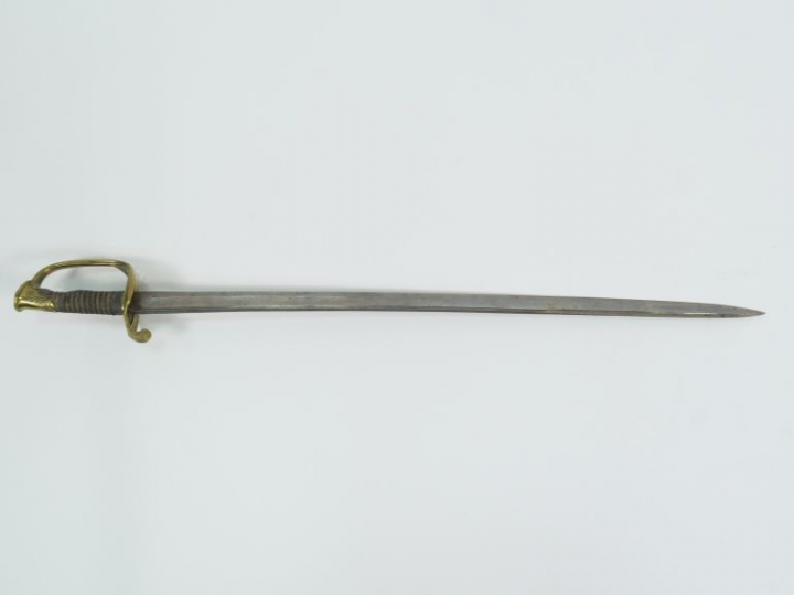Sabre modèle 1845 d’adjudant, monture en bronze fondu ciselé, calotte 