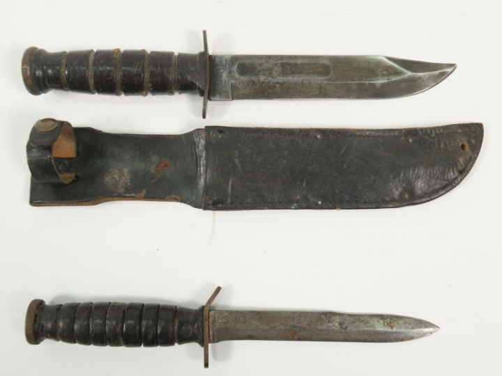 Couteau de combat U.S. Camillus MKII. Lame Bowie avec reste de phospha