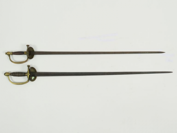 Deux épées à clavier présidence /second empire. Chaque épée porte sur 