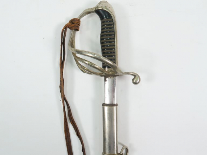 Sabre modèle 1882 d’officier d’infanterie, arme montée maillechort, fu