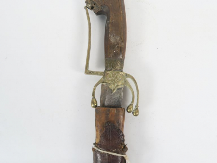 Sabre marocain « Nimcha » monté avec une belle lame européenne courbe 