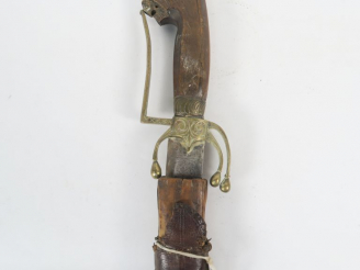 Vente aux enchères Sabre marocain « Nimcha » monté avec une belle lame européenne courbe 