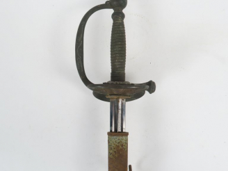 Vente aux enchères Belle épée à clavier d’officier, monture en bronze doré, branche de ga