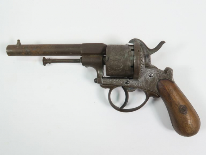 Revolver Belge système Lefaucheux en calibre 9 mm à broche, canon rond